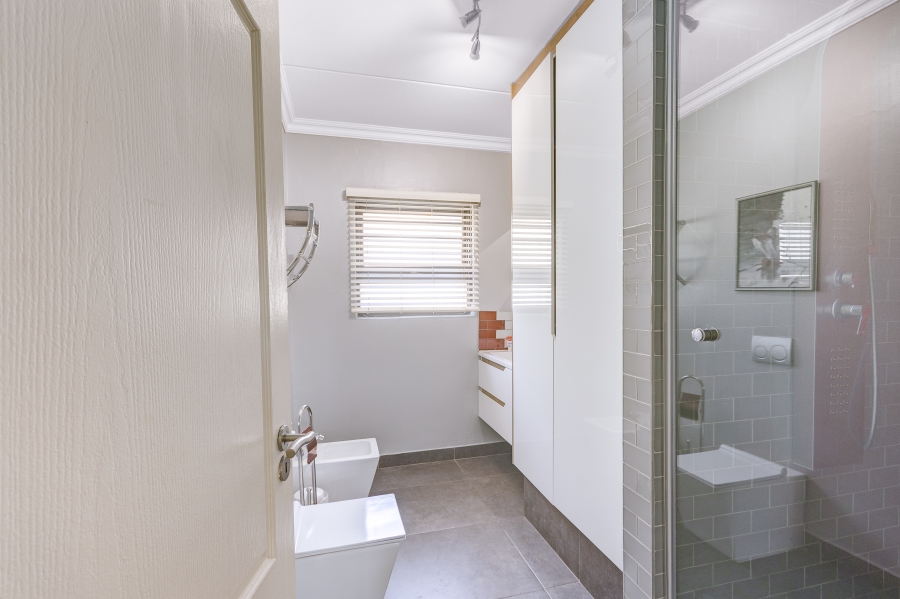 3 Bedroom Property for Sale in Barbeque Downs Gauteng