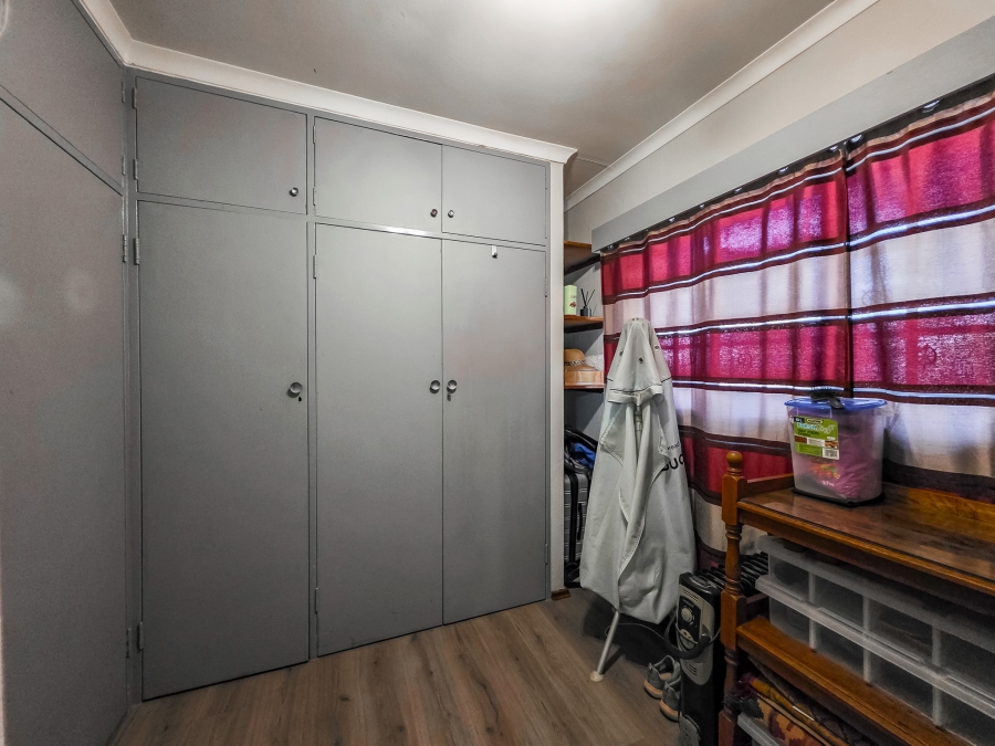 4 Bedroom Property for Sale in Faerie Glen Gauteng