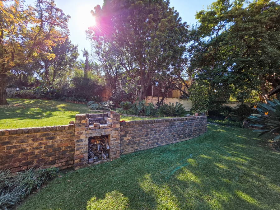 4 Bedroom Property for Sale in Faerie Glen Gauteng