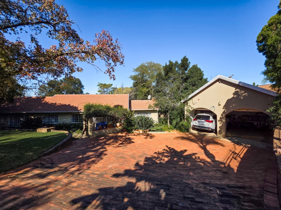 4 Bedroom Property for Sale in Faerie Glen Gauteng