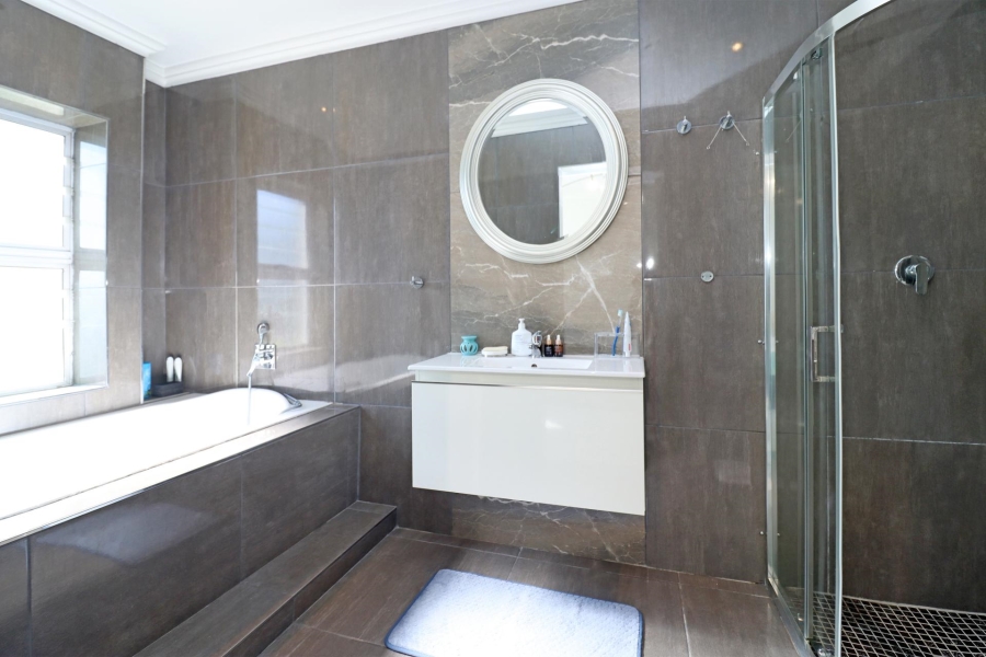 3 Bedroom Property for Sale in Sunninghill Gauteng