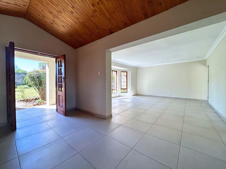 4 Bedroom Property for Sale in Wierda Park Gauteng