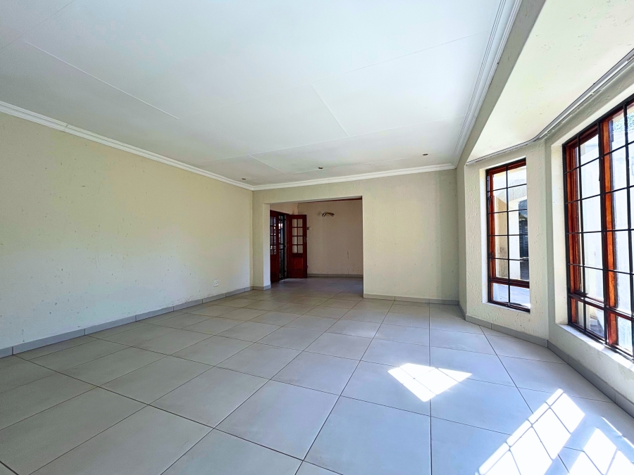 4 Bedroom Property for Sale in Wierda Park Gauteng