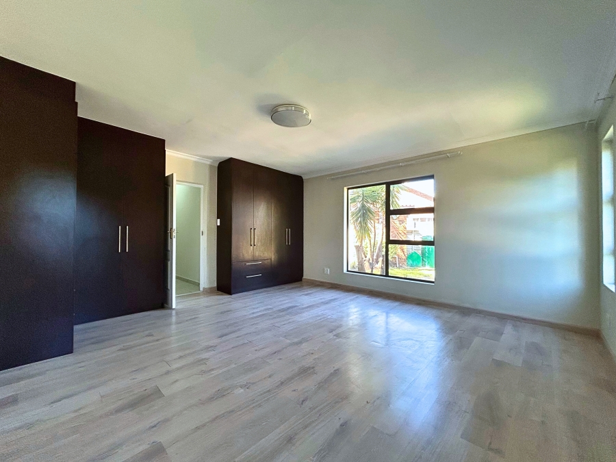 4 Bedroom Property for Sale in Wierda Park Gauteng