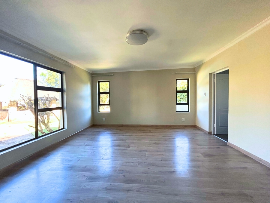 4 Bedroom Property for Sale in Wierda Park Gauteng