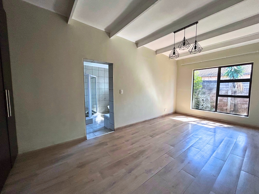 4 Bedroom Property for Sale in Wierda Park Gauteng