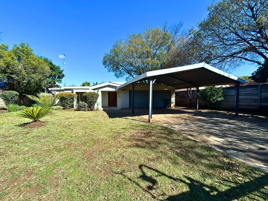 4 Bedroom Property for Sale in Wierda Park Gauteng