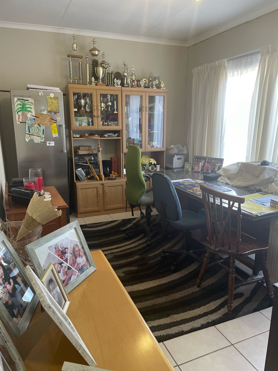3 Bedroom Property for Sale in Breaunanda Gauteng