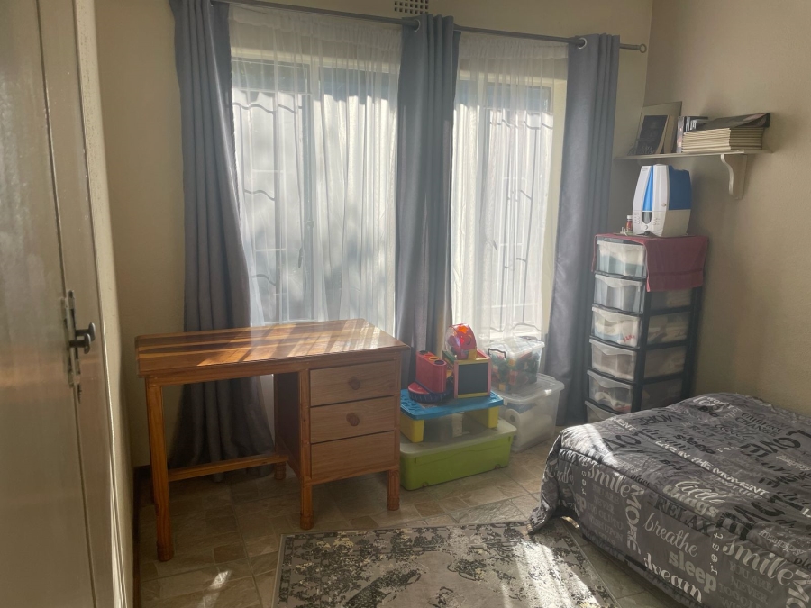 3 Bedroom Property for Sale in Breaunanda Gauteng