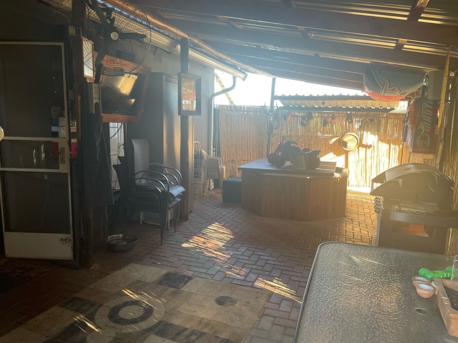 3 Bedroom Property for Sale in Breaunanda Gauteng