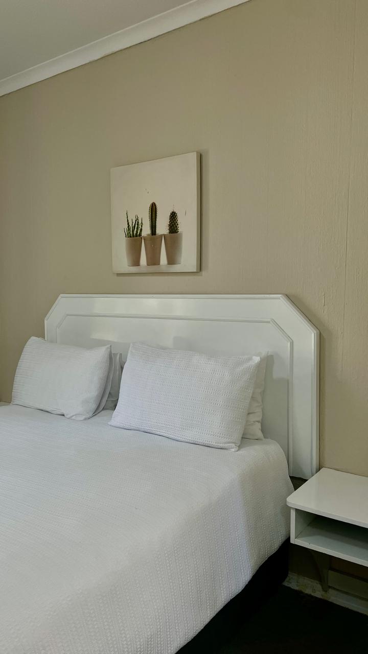 To Let 1 Bedroom Property for Rent in Sandown Gauteng
