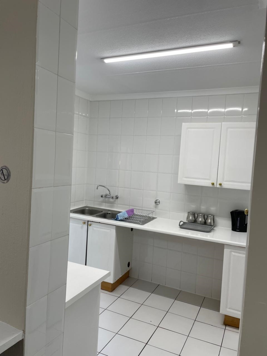 To Let 1 Bedroom Property for Rent in Sandown Gauteng