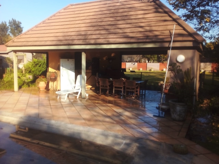 4 Bedroom Property for Sale in Three Rivers Proper Gauteng