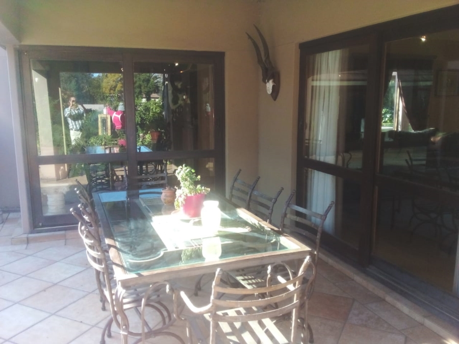 4 Bedroom Property for Sale in Three Rivers Proper Gauteng
