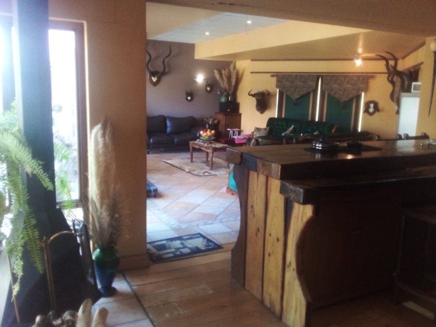 4 Bedroom Property for Sale in Three Rivers Proper Gauteng