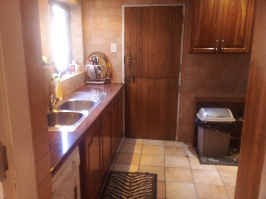 4 Bedroom Property for Sale in Three Rivers Proper Gauteng