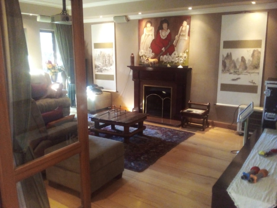 4 Bedroom Property for Sale in Three Rivers Proper Gauteng