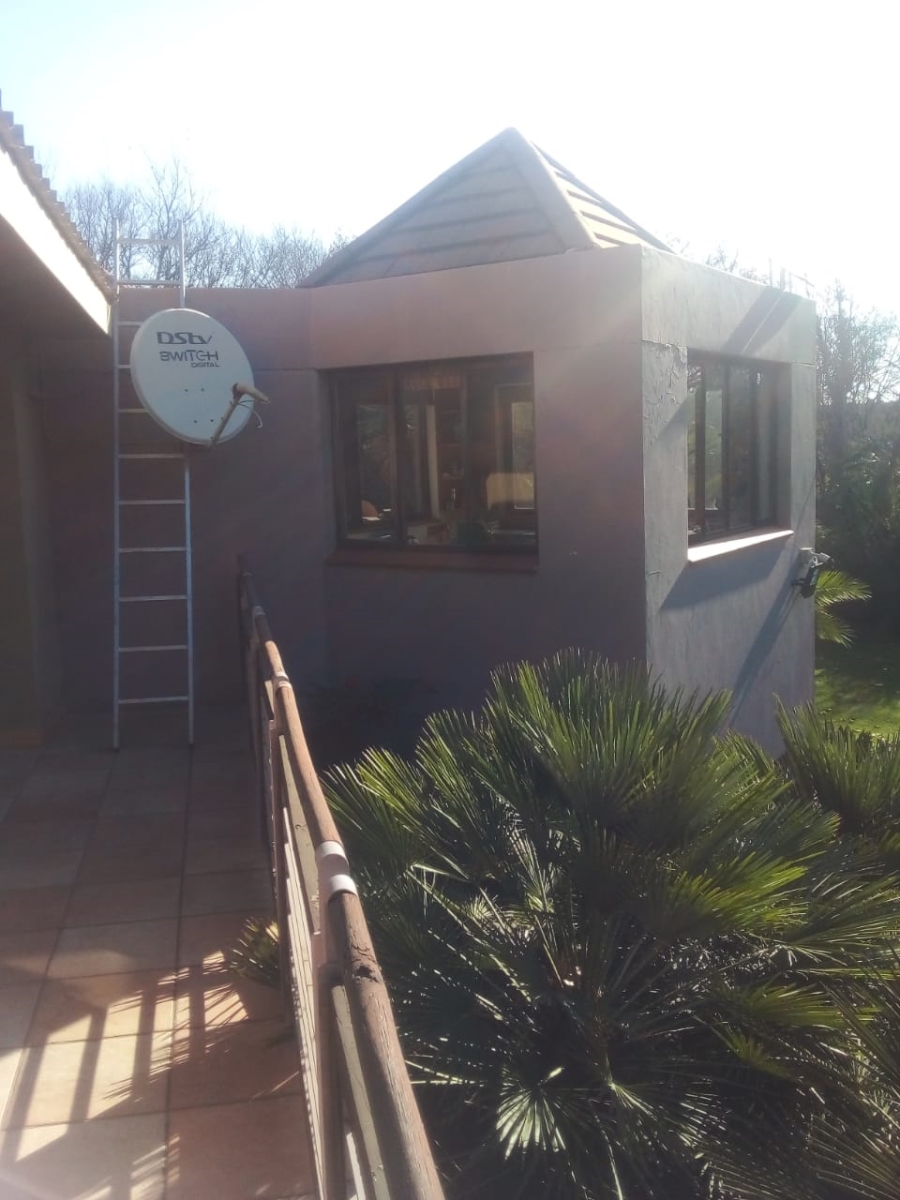 4 Bedroom Property for Sale in Three Rivers Proper Gauteng