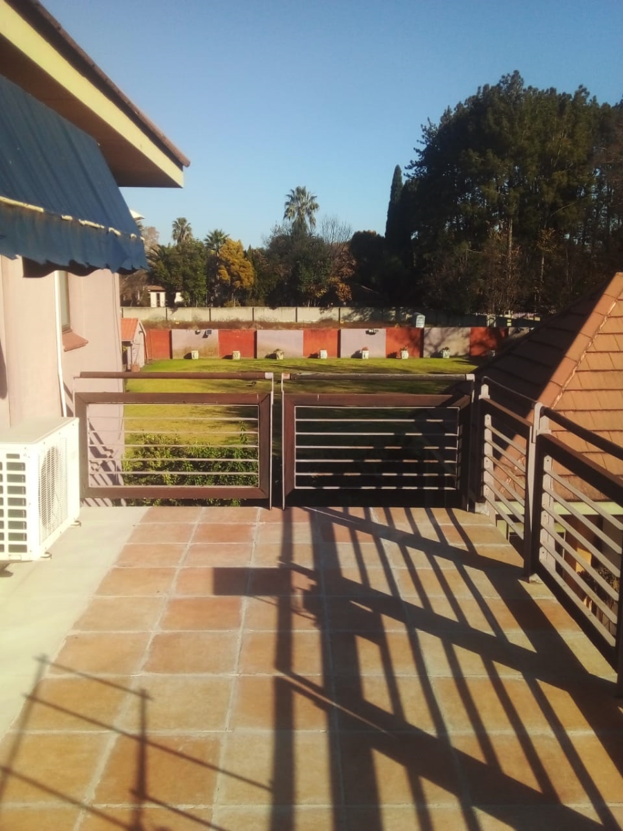 4 Bedroom Property for Sale in Three Rivers Proper Gauteng