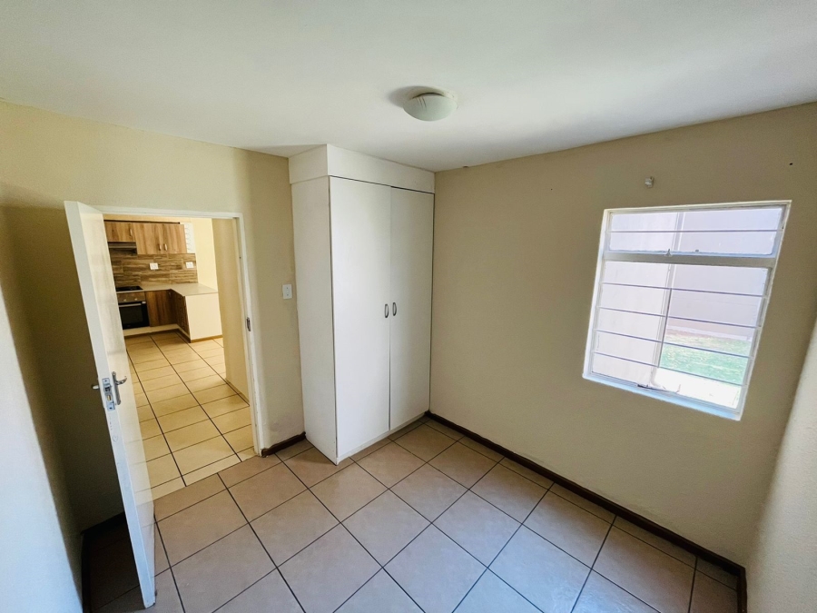 To Let 3 Bedroom Property for Rent in Florentia Gauteng