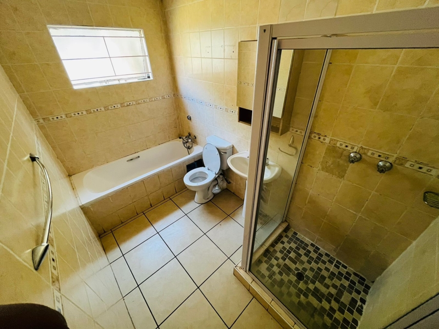 To Let 3 Bedroom Property for Rent in Florentia Gauteng