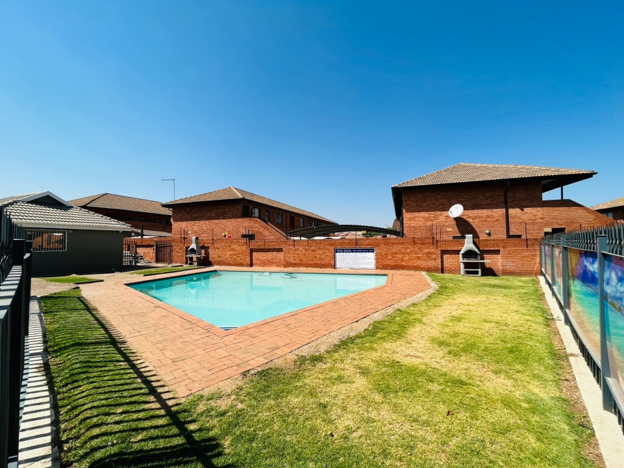 To Let 3 Bedroom Property for Rent in Florentia Gauteng