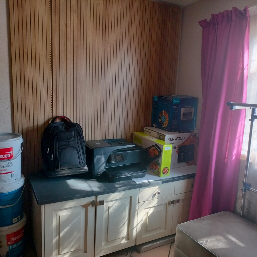 To Let 3 Bedroom Property for Rent in Florentia Gauteng