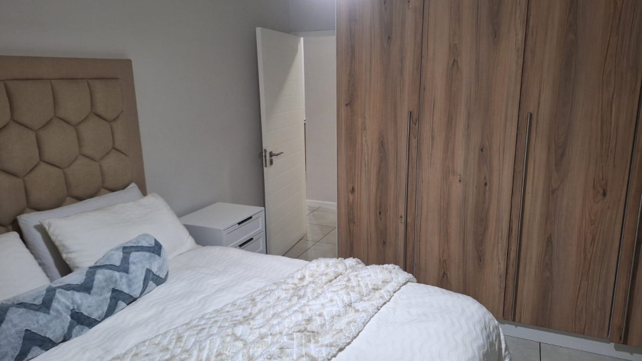 2 Bedroom Property for Sale in Crowthorne AH Gauteng