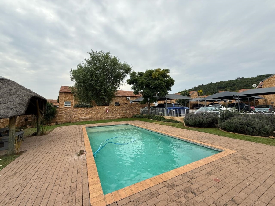 2 Bedroom Property for Sale in Liefde en Vrede Gauteng