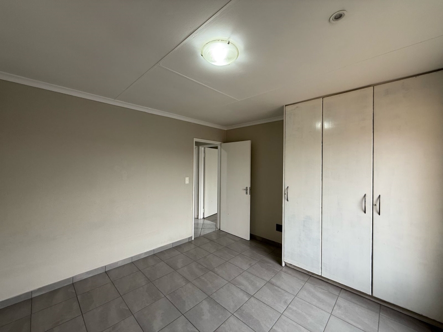 2 Bedroom Property for Sale in Liefde en Vrede Gauteng