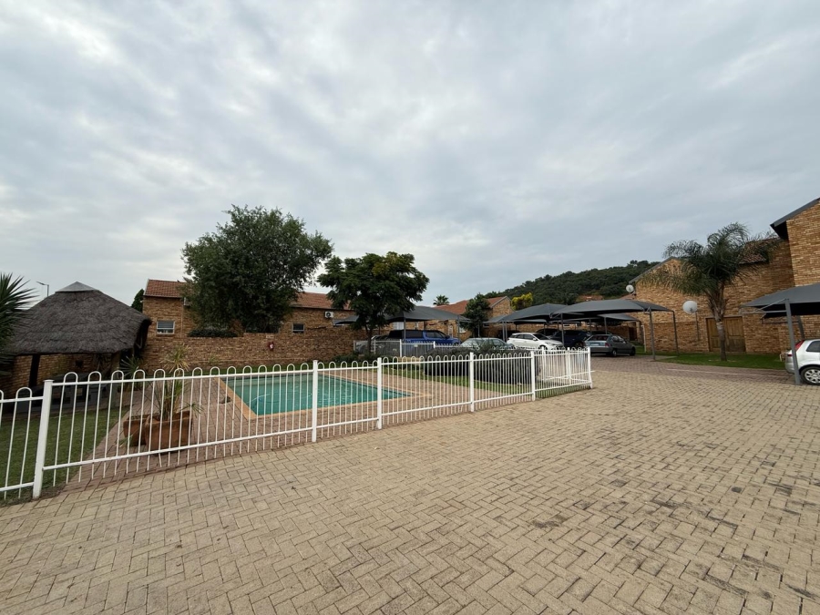 2 Bedroom Property for Sale in Liefde en Vrede Gauteng