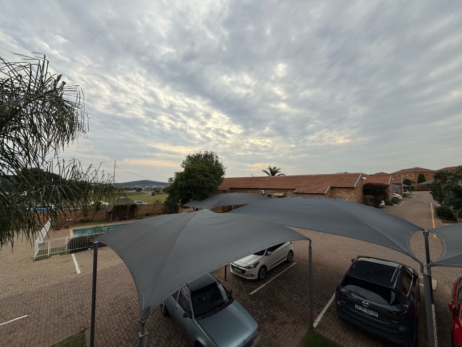 2 Bedroom Property for Sale in Liefde en Vrede Gauteng