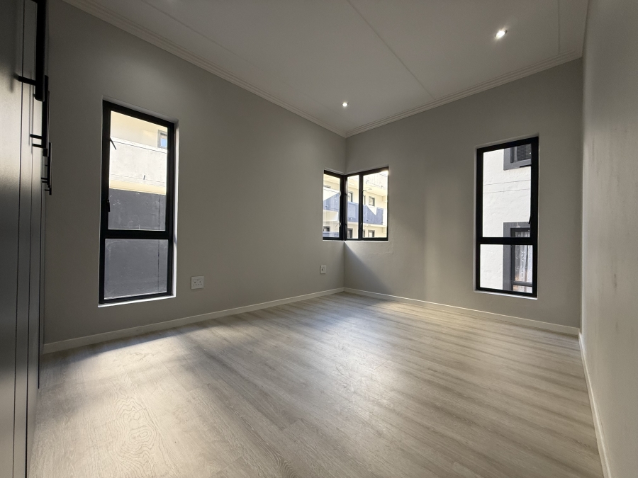 To Let 2 Bedroom Property for Rent in Bryanston Gauteng
