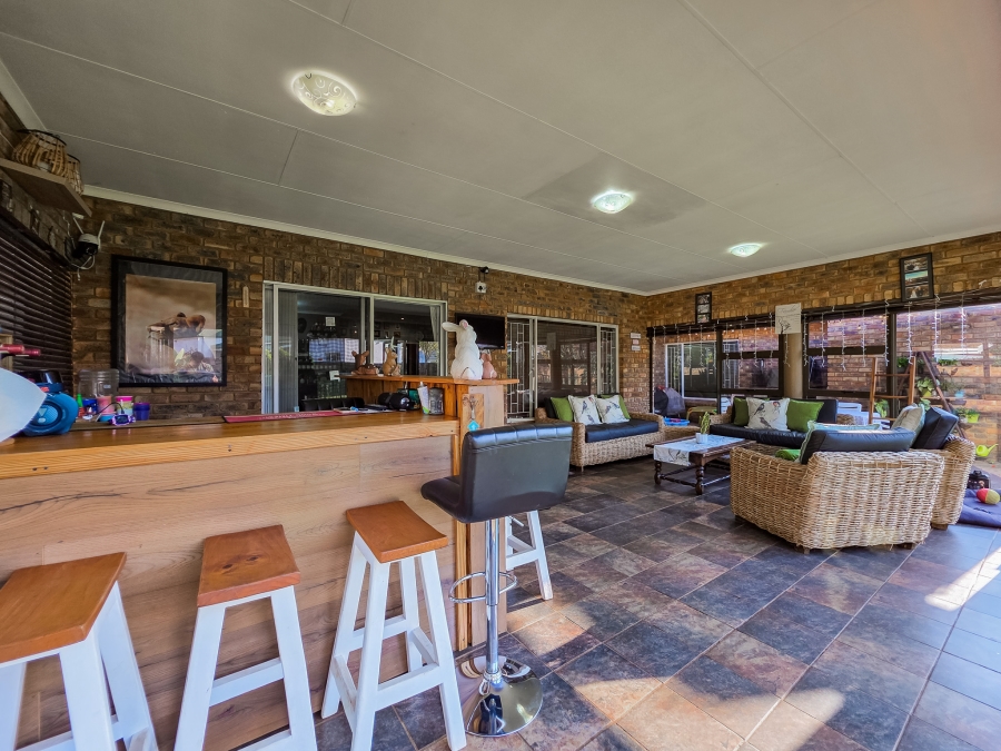 5 Bedroom Property for Sale in Moreleta Park Gauteng