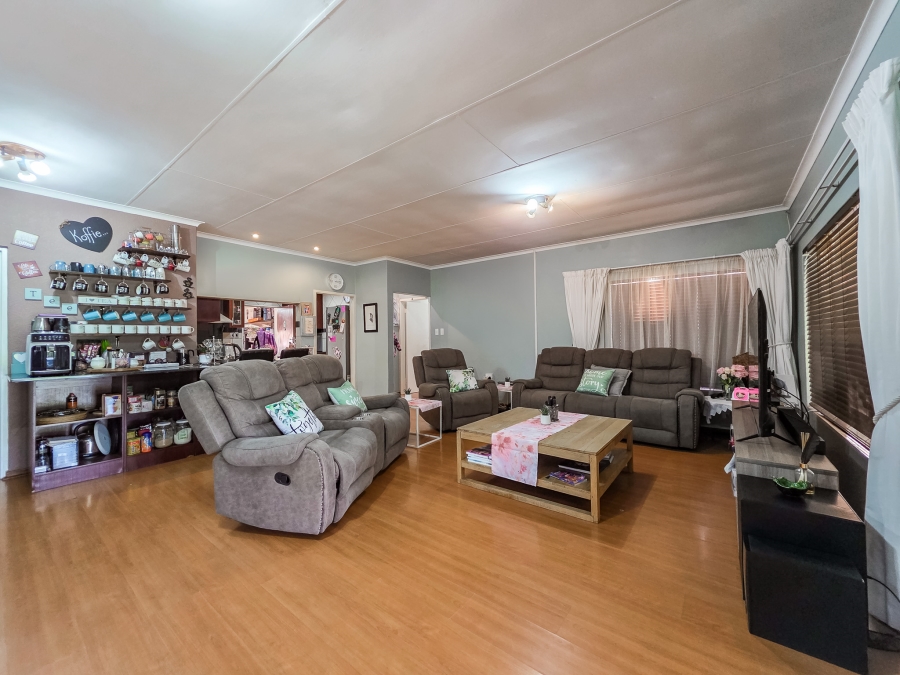 5 Bedroom Property for Sale in Moreleta Park Gauteng