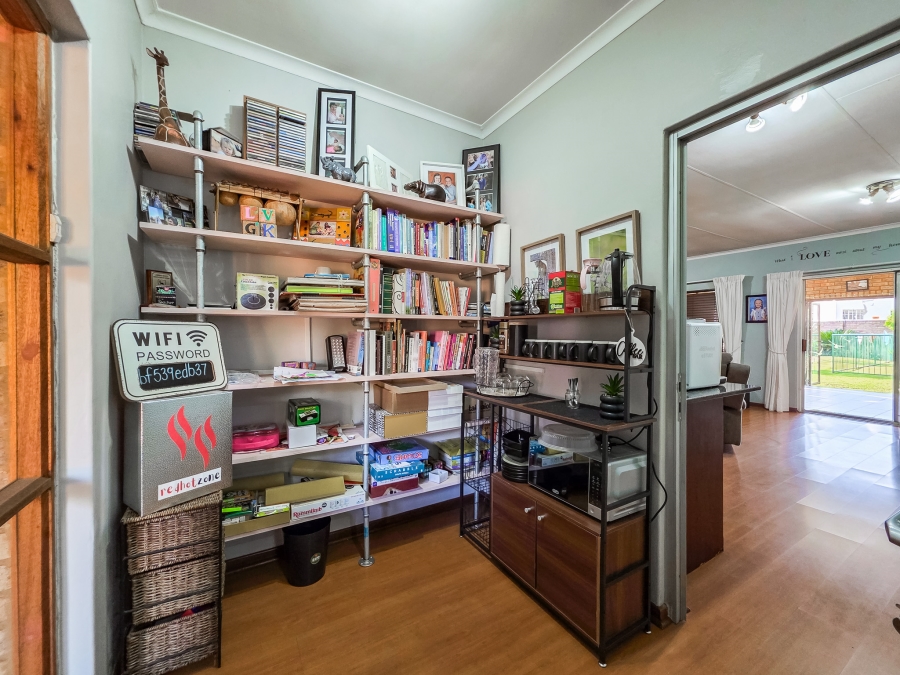 5 Bedroom Property for Sale in Moreleta Park Gauteng
