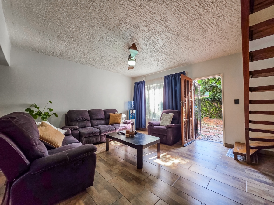 2 Bedroom Property for Sale in Faerie Glen Gauteng