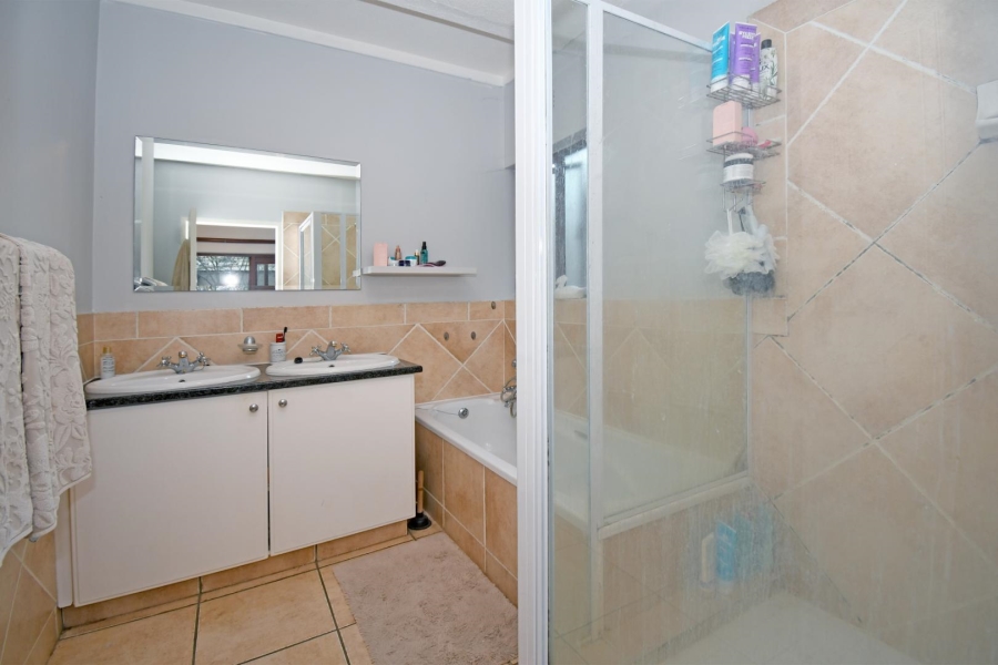 3 Bedroom Property for Sale in Lonehill Gauteng