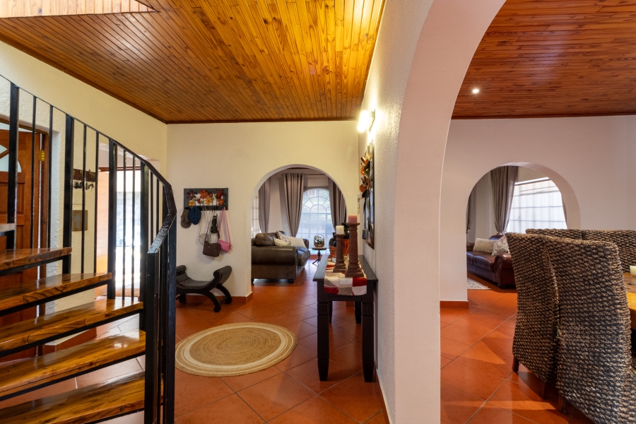 4 Bedroom Property for Sale in Waterkloof Glen Gauteng