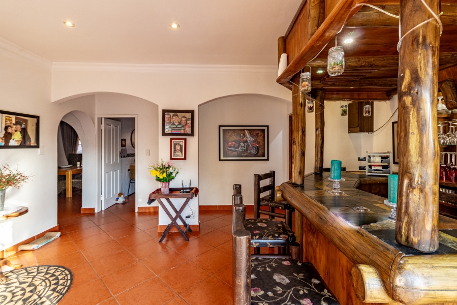 4 Bedroom Property for Sale in Waterkloof Glen Gauteng