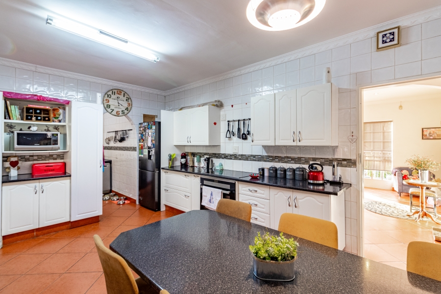 4 Bedroom Property for Sale in Waterkloof Glen Gauteng