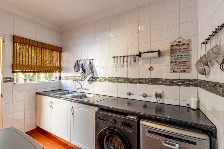 4 Bedroom Property for Sale in Waterkloof Glen Gauteng
