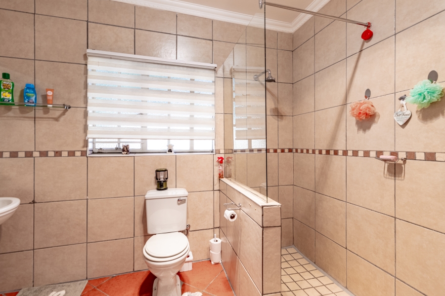 4 Bedroom Property for Sale in Waterkloof Glen Gauteng