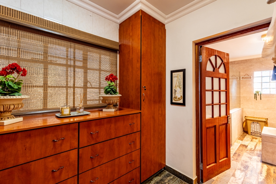 4 Bedroom Property for Sale in Waterkloof Glen Gauteng