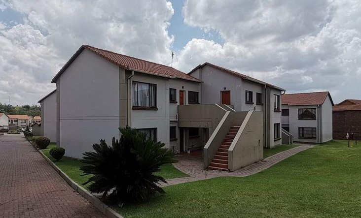 2 Bedroom Property for Sale in Mondeor Gauteng