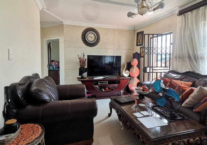 2 Bedroom Property for Sale in Mondeor Gauteng