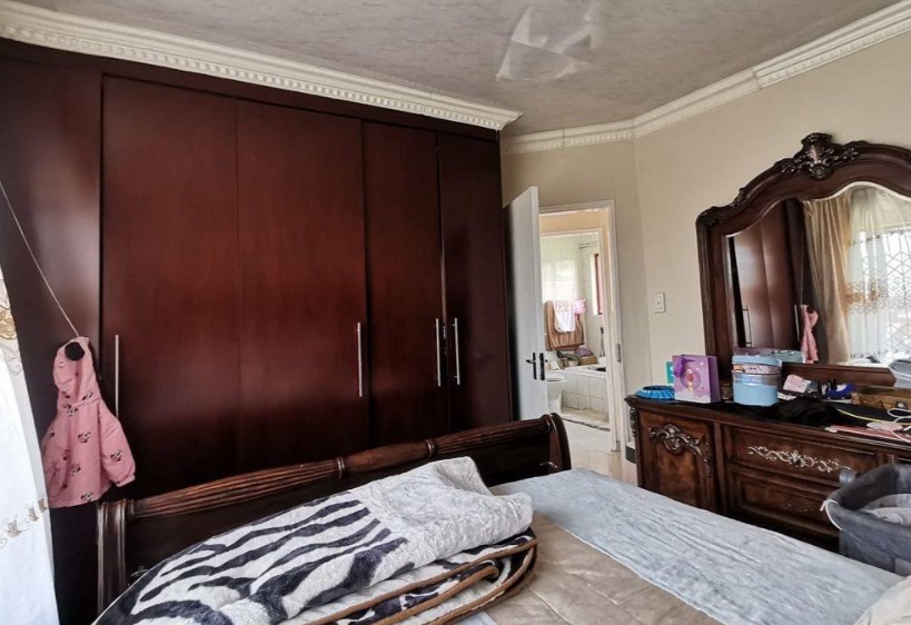 2 Bedroom Property for Sale in Mondeor Gauteng