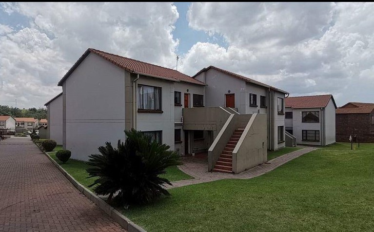 2 Bedroom Property for Sale in Mondeor Gauteng