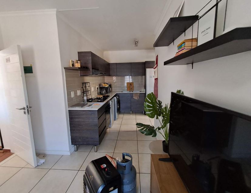 1 Bedroom Property for Sale in Oakdene Gauteng