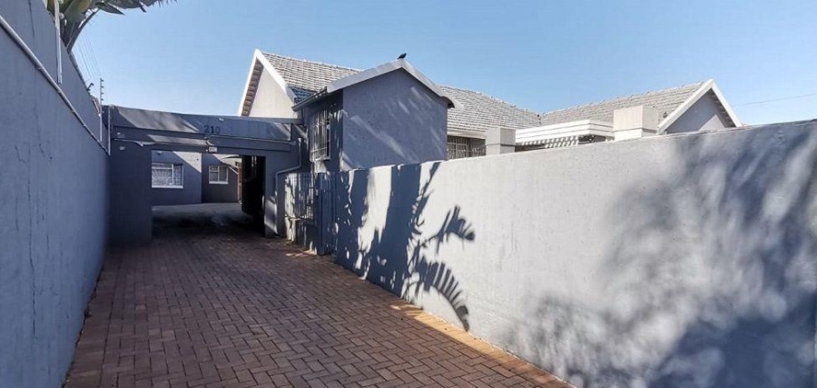 3 Bedroom Property for Sale in Robertsham Gauteng